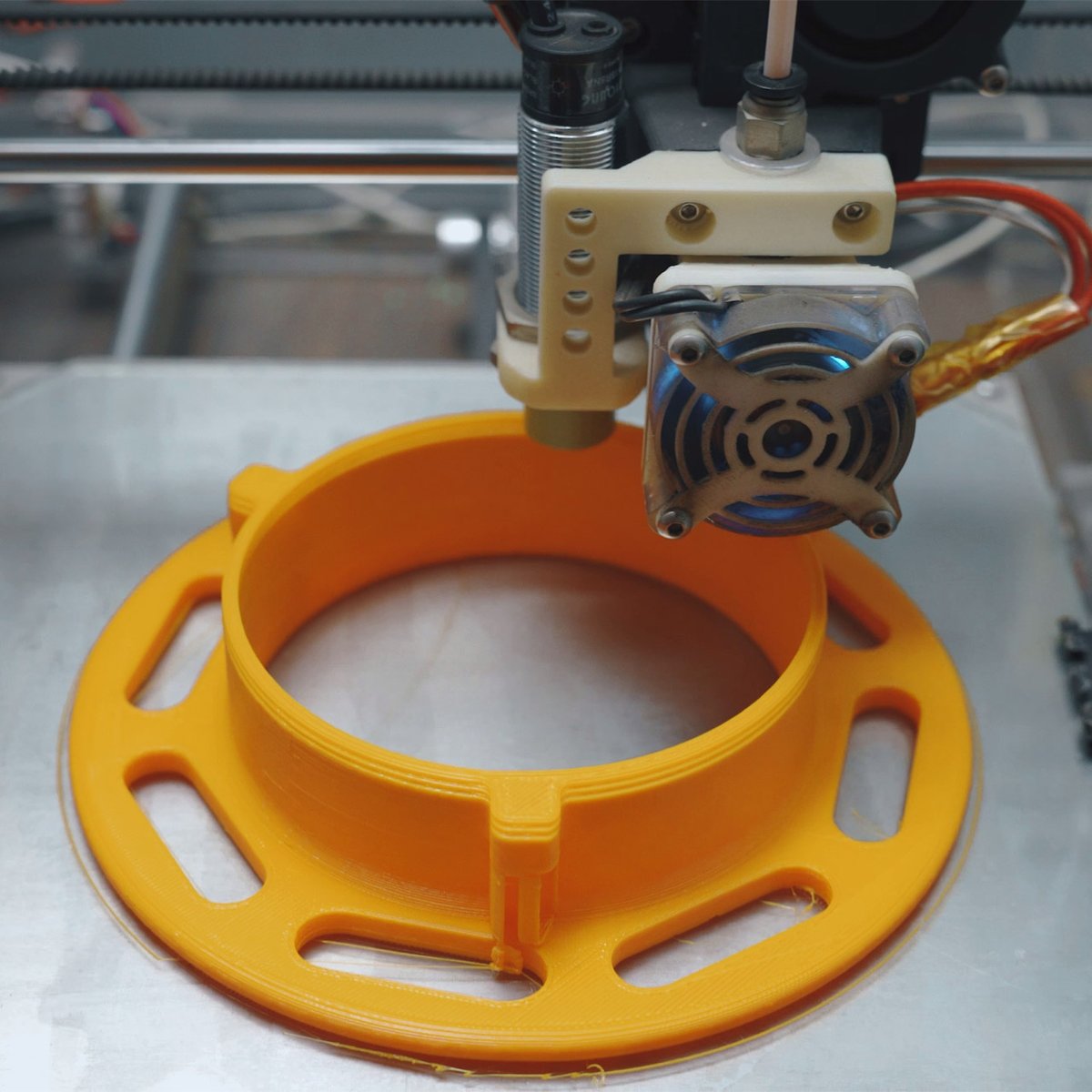 pitafi's tweet photo. Made this speedring adapter for Bowens mount lights. Complete 3D modeling, slicing, printing process explained in this primer video for beginners:
https://t.co/3FATYRToxV

#3dprint #3dprinter #3dmodeling https://t.co/OMp2v8yV3h
