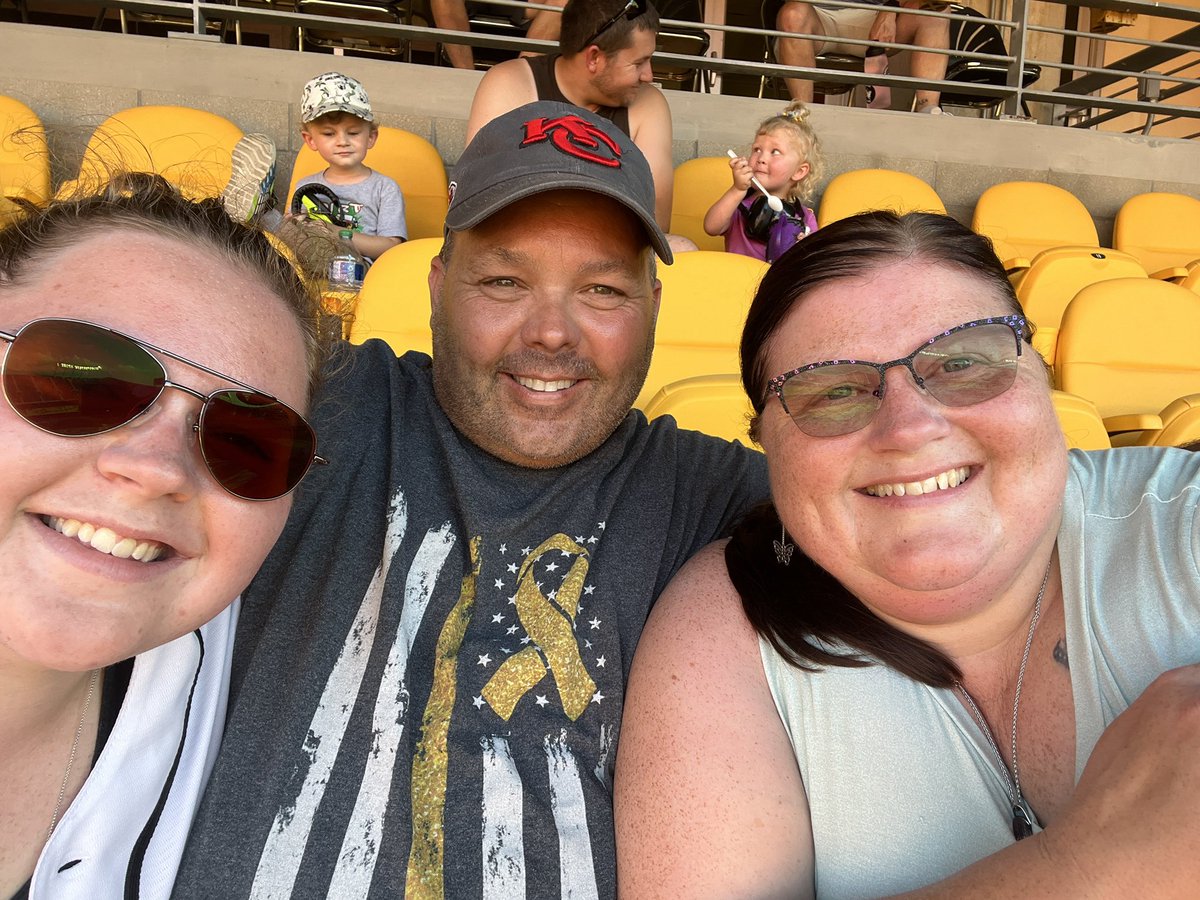 mccoyteach's tweet photo. Brought my hubby to #Monsterjam at GEHA Field at Arrowhead for Father’s Day! https://t.co/p2qIGCr1SY