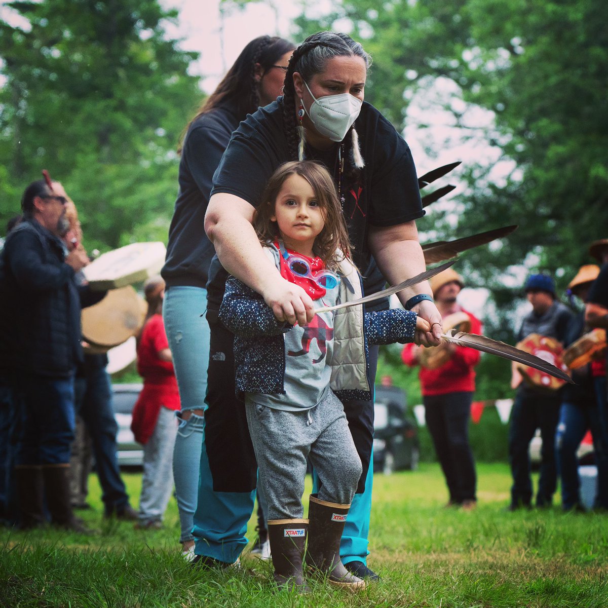 chinook_nation's tweet image. There will be more photos in the days to come, but just to say, despite the forecast, the First Salmon Ceremony was a huge success!! It was lovely to see so many people! 

Photo by @amiranwhite 

#chinookjustice #wearestillhere #firstsalmon