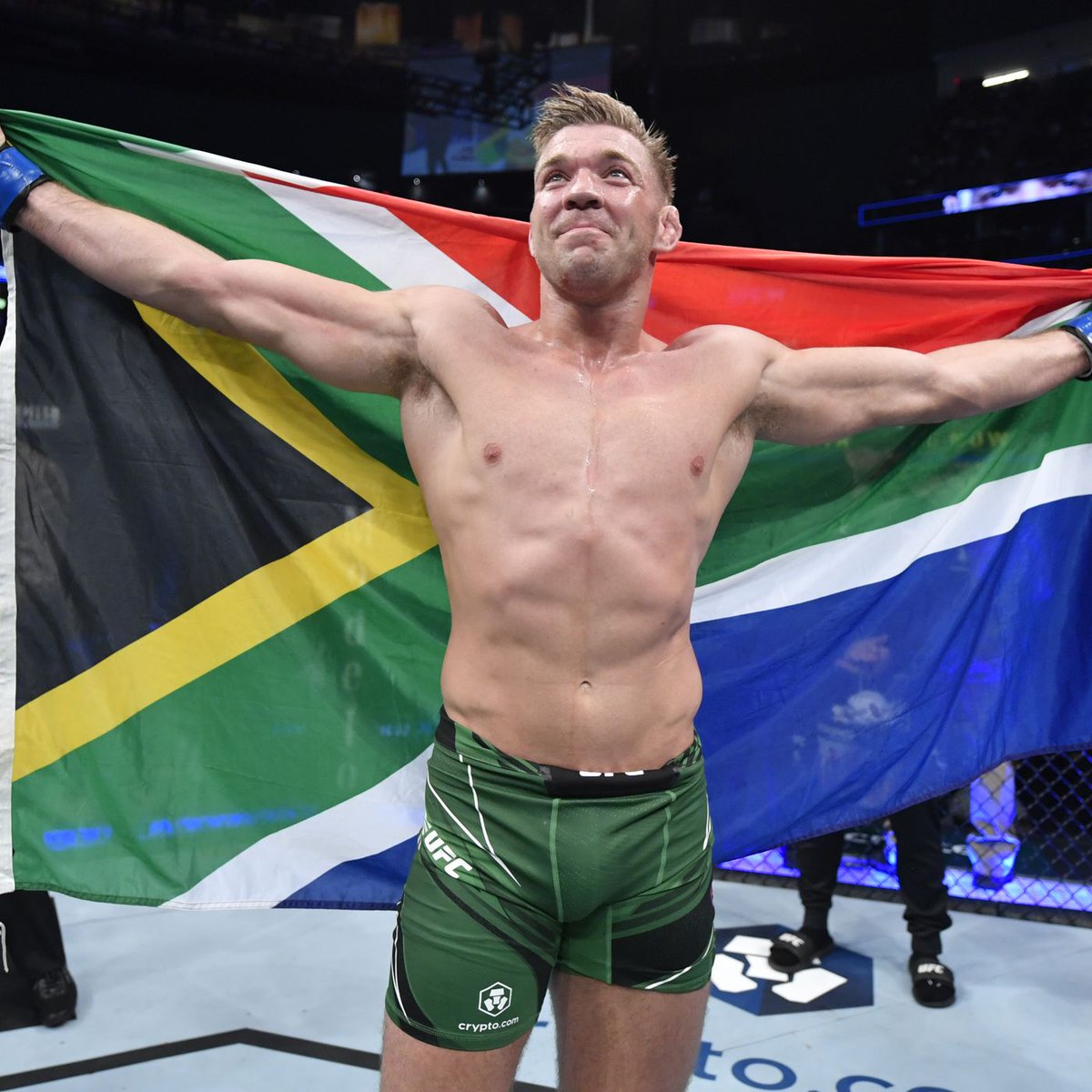 DylantheRealtor's tweet photo. Why doesn't @danawhite let @dricusduplessis fight 5 times a year? If given the chance, he would be in the top 5 and he will be a #1 contender for the UFC middleweight belt. Give our boy a chance please Dana 🙏  #UFC #Stillknocks #DDuplessis #boerpower #toughasnails #proudySA 🇿🇦 https://t.co/MNC5bxzx40