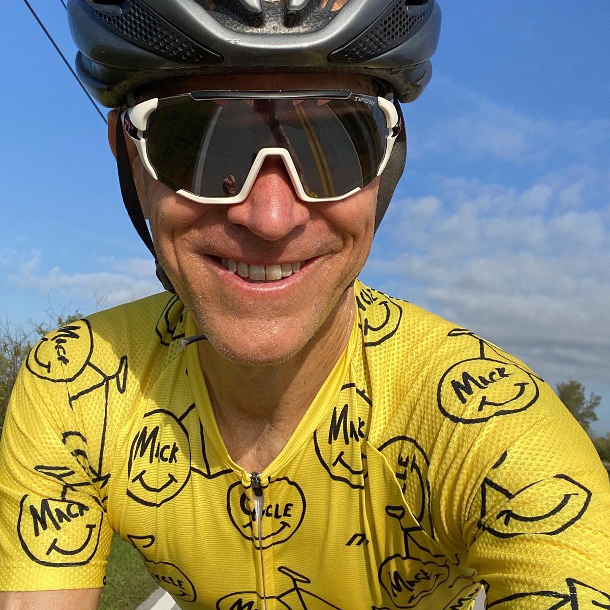 aciperski's tweet photo. Building my fitness base one ๐งฑ brick workout at a time. The key to race success is to consistently stack the days. My secret sauce is the love and support of @CCiperski โค๏ธ๐ช๐ป
#teamMackCycles #keepacoolhead #MultiraceTeam #southfloridatriathletes #triathlonlife #triathletes https://t.co/2HwSQAWjN3
