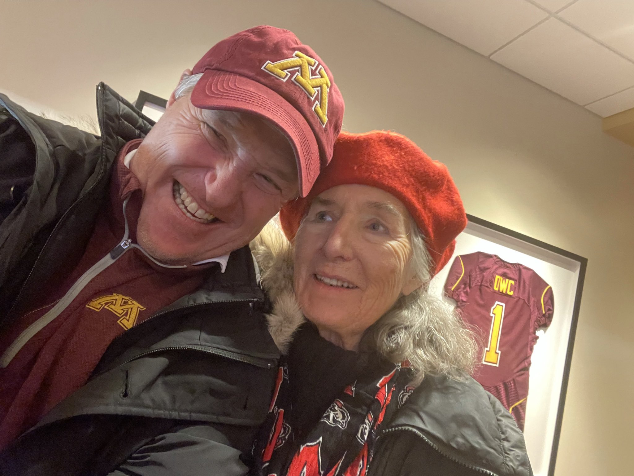  Happy Birthday, Mom! 