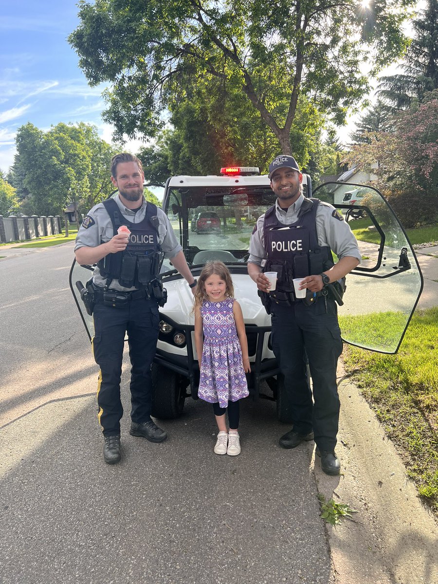 A GIANT SHOUT out to these two amazing #StAlbertRCMP officers that came out to support our daughters #Lemonade &amp; #snocone business!  They were so kind and lovely!  Thank you for all you do!  #t8n #stalbert