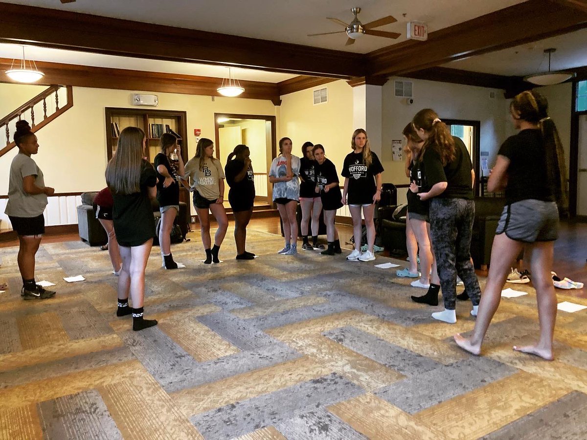 RBHSwbb's tweet photo. Team bonding things!! #lotsofyelling #laughsfordays https://t.co/oTslSai3li