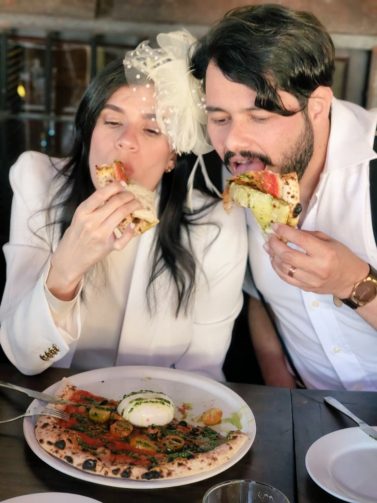 La semana pasada nos casamos ❤️
Hubo parque, pizza, birras y torta para celebrar 🎉✨