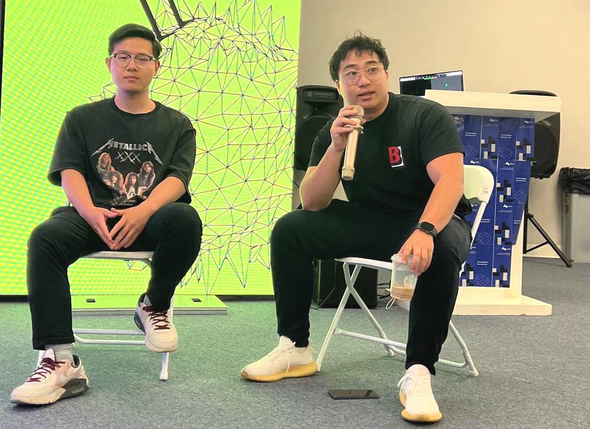 BeWaterDAO's tweet photo. Panel time 👉
Topic: "How do VC invest and support buidlers in bear market" 
Speakers @Foresight_News &amp; faclon X
#BewaterDevcon https://t.co/RhmvVxt5qR
