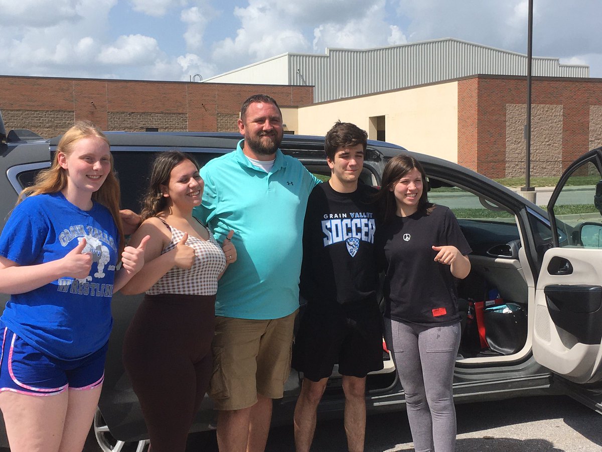 So great sharing the final journey at GVHS w/these 4 kids at NSDA Nationals! 2 of them finished top 32 in the nation, 1 top 35 in the nation, &amp; the other learned lessons that’ll make her a force in the future!! 

9 years of amazing memories, will always be an Eagle at heart!!💙🦅