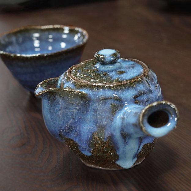 ArtisticNippon's tweet photo. Aohagi teapot by Noutomi Susumu 400 ml #hagiyaki #茶壶 #茶壺 #ấmtrà #tetera #teiera #teekanne #théière #tekanna https://t.co/jAxz9azkX8