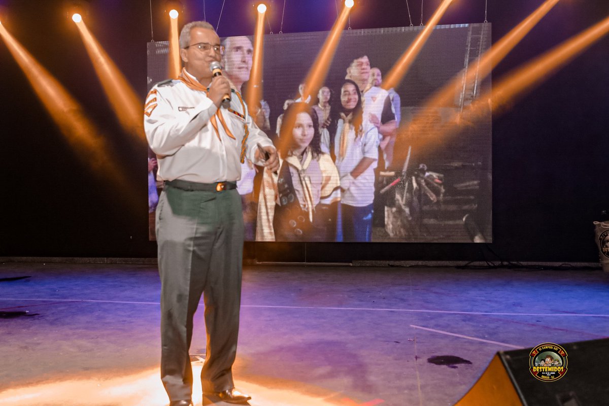 AdventistasARF's tweet photo. Momento especial de decisões e entregas através dos batismos!
#Destemidos #CamporiARF #CamporiDestemidos
📷 confira álbum com mais fotos no link: https://t.co/UBE2qMifYH https://t.co/4OTa280qVy
