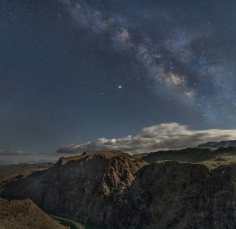 TPWDparks's tweet photo. “Keep your eyes on the stars, and your feet on the ground.” - Theodore Roosevelt

📷: Jen Peña
#BigBendRanch #TexasStateParks https://t.co/dmnx53qHnb