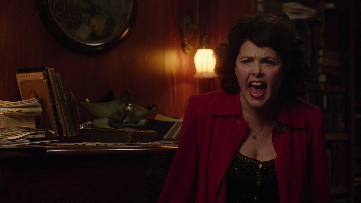 CE: #TwinPeaks The Return Rewatch

Observation #129

Audrey's existential fever dream occurs in this house, in which nothing seems to have been made post 1940. This is right after Dr. Amp mentions "The 9th Circle of Hell," which is to be frozen in place. Fitting. It's all stasis.