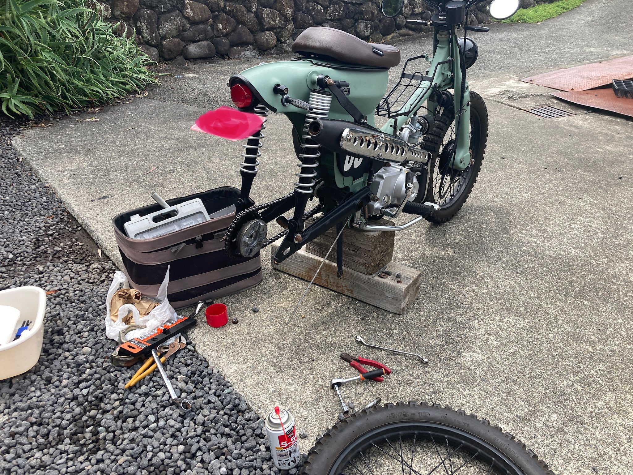 Zaki技研 スーパーカブメンテ中 メンテナンススタンドが欲しい T Co J8cb2ppoqx Twitter