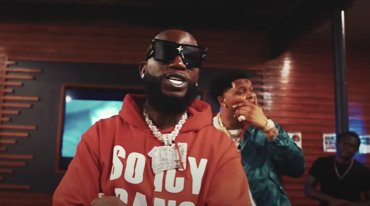 . <a href="/BigWalkDog_/">BigWalkDog</a>
drops a visual for "Know What I Mean" ft. <a href="/gucci1017/">Gucci Mane</a>
[shot by <a href="/omarthedirector/">Omar</a>]

dirty-glove.net/video-bigwalkd…