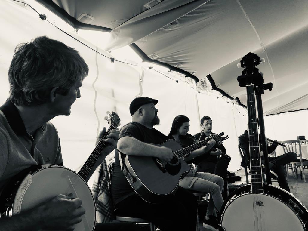 EoinKelly_13's tweet photo. Great playing a bit of trad & folk for the staff of #FirstDerivatives #Newry in @NarrowWaterCstl last Thursday #IrishMusic #CorporateEntertainment #TamnaCeili #IrishTrad #IrishFolk #LiveMusicLocal #Armagh https://t.co/q4vdv1k5F6