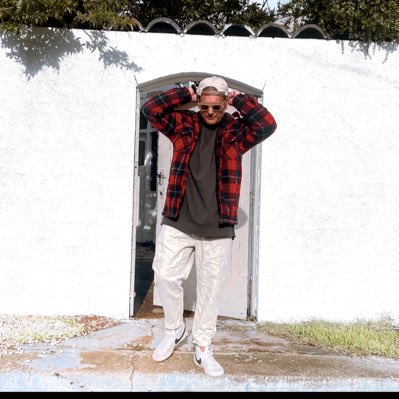 rmkonopka's tweet photo. #NewProfilePic https://t.co/S4z0WHg7zv