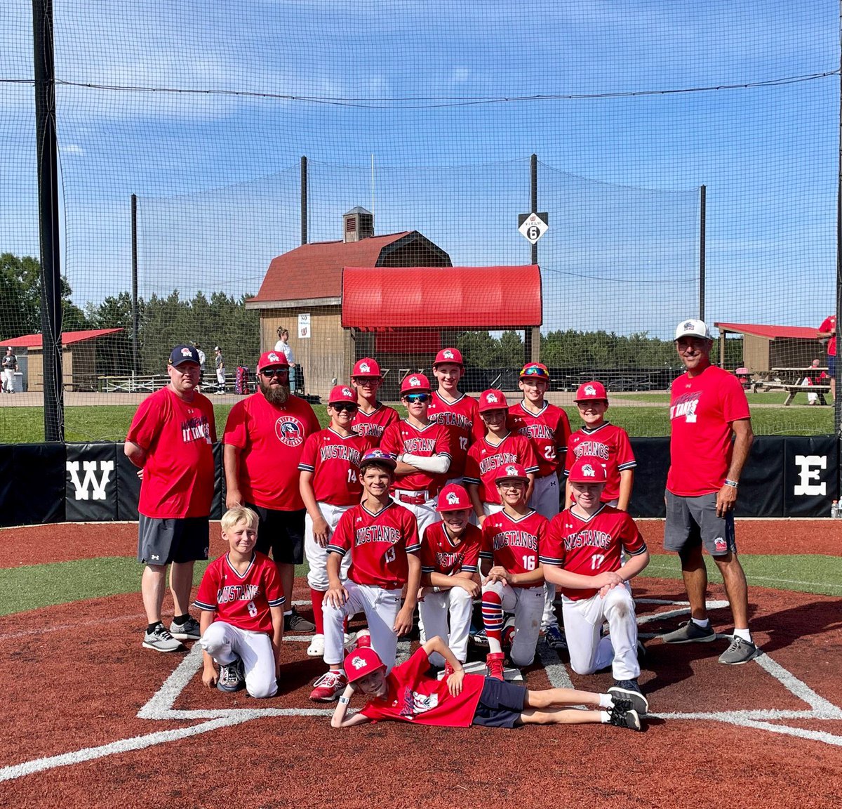 Proud of these boys!  1-1 in bracket play losing a heartbreaker to the overall #1 seed. Back at it next week. More importantly they had a blast at the water park. <a href="/1MustangsNation/">Indiana Mustangs</a> <a href="/RoundTripperAca/">RoundTripper Academy</a>