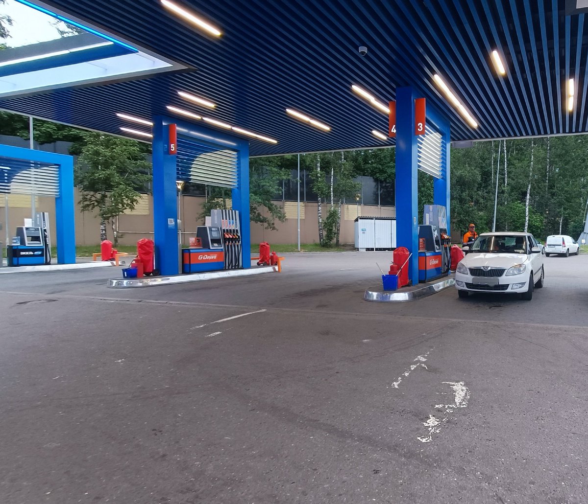 Спасибо всем тем, кто делится с нами бонусами в программе <a href="/gpnbonus/">АЗС Газпромнефть</a>  #АЗСГазпромНефть. Благодаря вам мы выезжаем хоть днём,хоть ночью на поиски попавших в беду людей.