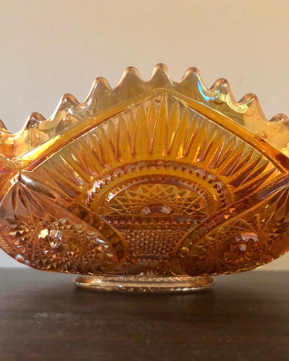 retromodstore's tweet photo. Stunning pair of Imperial Carnival Glass Marigold Rudfled bowl, and footed compote in a Daisy and Butttpn pattern Price: $45 for each, or $70 for pair. Shipping is calculated by location. #imperialglass #imperialcarnivalglass #imperialcarnivalglassbowl #marigoldcarnvialglass https://t.co/DILxrRJiVf