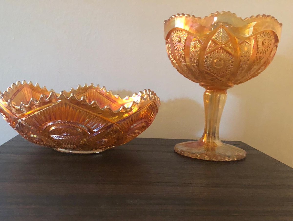 retromodstore's tweet photo. Stunning pair of Imperial Carnival Glass Marigold Rudfled bowl, and footed compote in a Daisy and Butttpn pattern Price: $45 for each, or $70 for pair. Shipping is calculated by location. #imperialglass #imperialcarnivalglass #imperialcarnivalglassbowl #marigoldcarnvialglass https://t.co/DILxrRJiVf