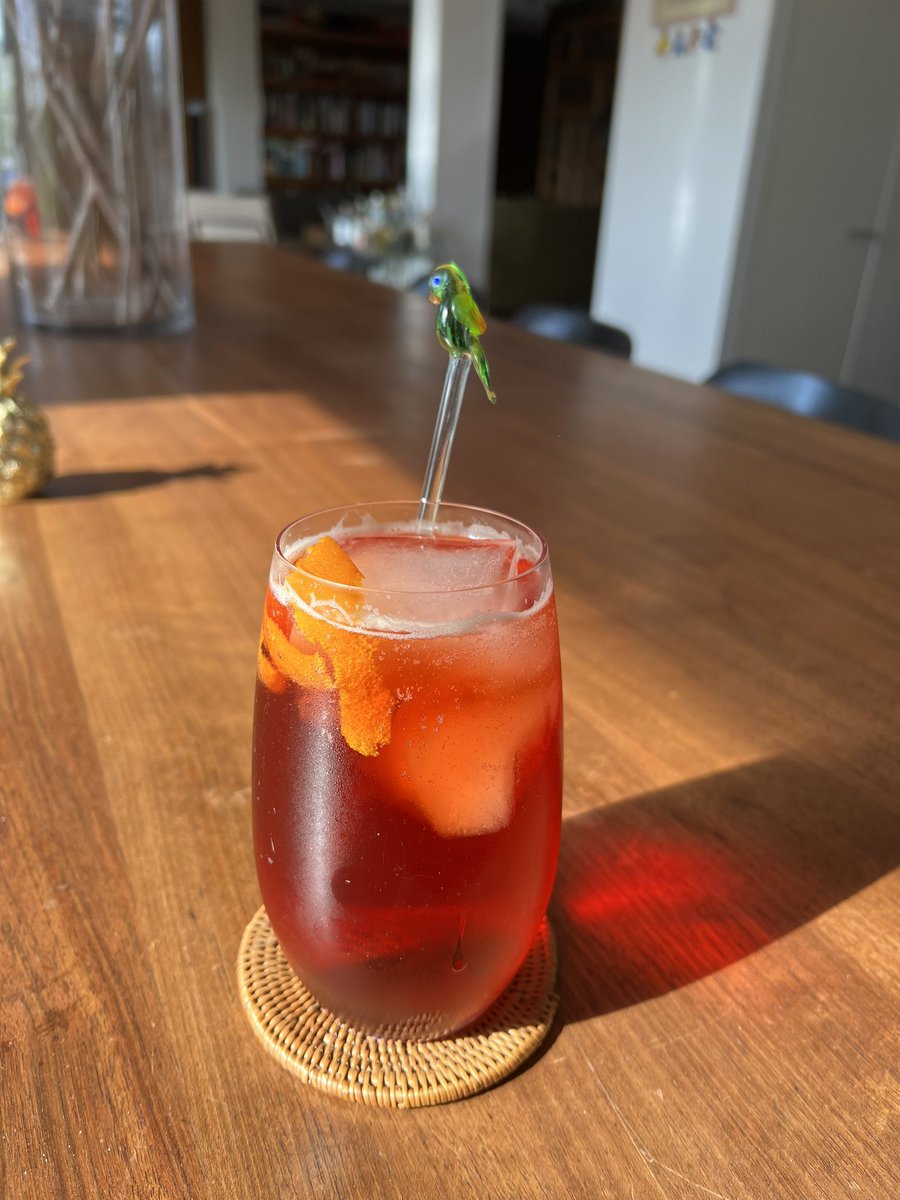 WilliamRyanPubs's tweet photo. Pre-prandial #americano 🇺🇸 avec mon favourite #swizzlestick 🦜 https://t.co/JmaNe3Rltd