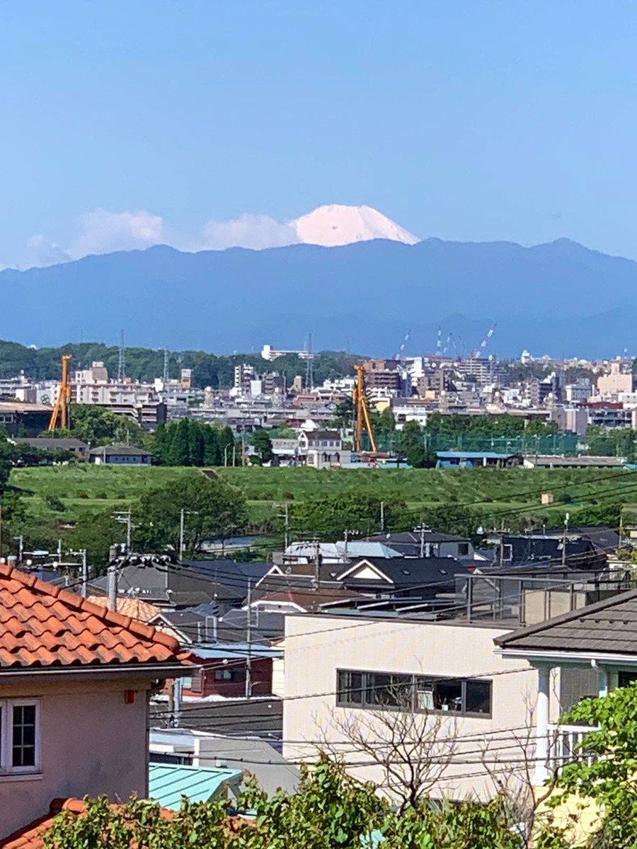 🚶🏻Curtis S. Chin (@curtisschin) on Twitter photo There’s something about morning pics 📸 from friends around the world that warms the ♥️. Here: #Fuji via <a href="/shurifukunaga/">Shuri Fukunaga</a> & a quote.
“My mission in life is not merely to survive, but to thrive; & to do so w/ some passion, some compassion, some humor, & some style.” —Maya Angelou There’s something about morning pics 📸 from friends around the world that warms the ♥️. Here: #Fuji via <a href="/shurifukunaga/">Shuri Fukunaga</a> & a quote.
“My mission in life is not merely to survive, but to thrive; & to do so w/ some passion, some compassion, some humor, & some style.” —Maya Angelou