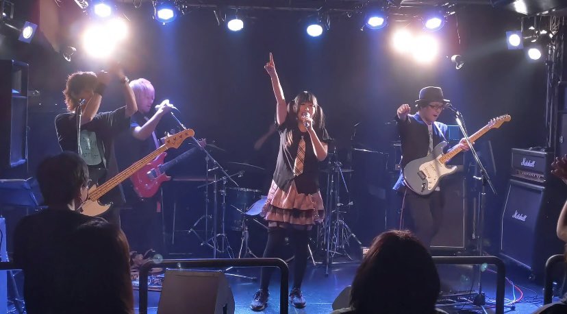 ichigo8110's tweet photo. 6/18 OUR JAM!! vol.2
セットリスト
ももふれ
1.COUNTDOWN
2.手を伸ばした
3.サクラナmusic
4.未完成ノイズ
5.nanaMOON
6.ふたつのスピカ
7.ツナグ(MidasHandカバー)
8.キラーチューン
9.アオクヒカル、
10.Vivid Soul
11.オトシナプス
コラボ
1.エンドロール
2.OUR JAM!!
#いちごセトリ
#OURJAM2 https://t.co/auYLtkWxeO