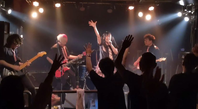 ichigo8110's tweet photo. 6/18 OUR JAM!! vol.2
セットリスト
ももふれ
1.COUNTDOWN
2.手を伸ばした
3.サクラナmusic
4.未完成ノイズ
5.nanaMOON
6.ふたつのスピカ
7.ツナグ(MidasHandカバー)
8.キラーチューン
9.アオクヒカル、
10.Vivid Soul
11.オトシナプス
コラボ
1.エンドロール
2.OUR JAM!!
#いちごセトリ
#OURJAM2 https://t.co/auYLtkWxeO