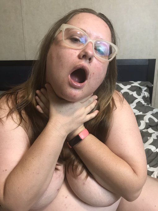 I sent this to a fan, but wanted to share it. I really want someone to choke me while they shoot their<a href="/tag/bigtits"class="tags"><span>#bigtits</span></a><a href="/tag/cumslut"class="tags"><span>#cumslut</span></a>