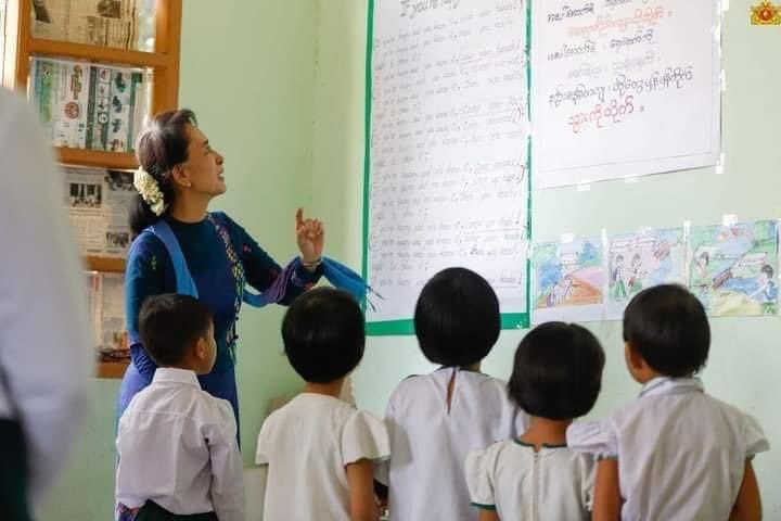 sawmin_oo's tweet photo. MYANMAR |Mother of the country
#Myanmar 

Do you believe that a photo can tell you thousand words? https://t.co/aoWGFOqavV