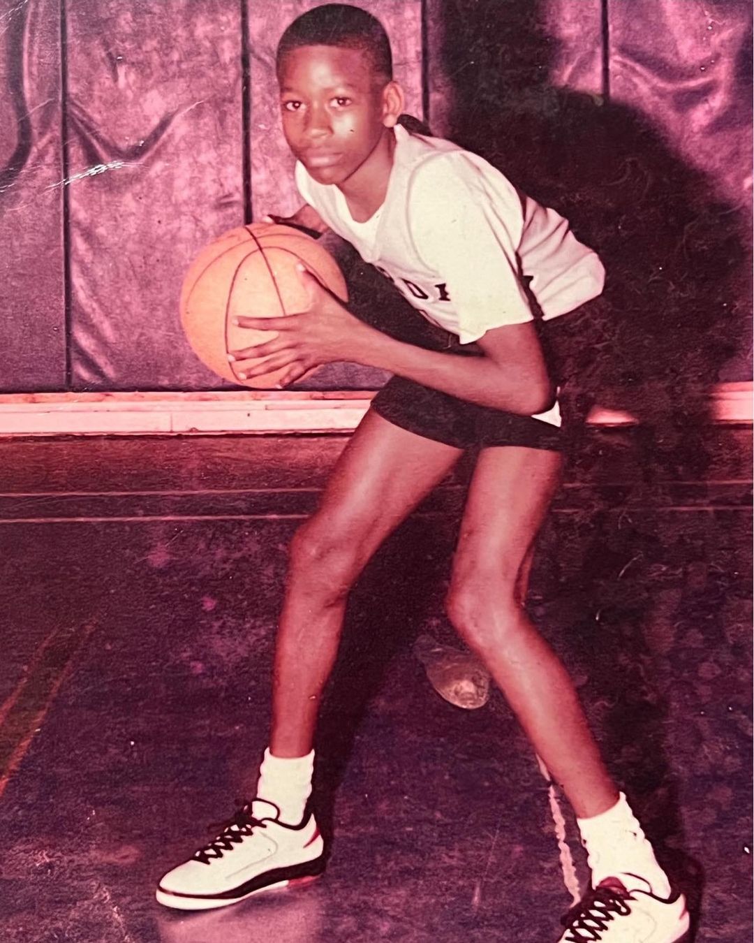 Hoops Nostalgia Iverson in the original Air Jordan 2 Lows. Circa 87-88. 📸: theofficialai3 IG https://t.co/0EYtAl38ah" / Twitter