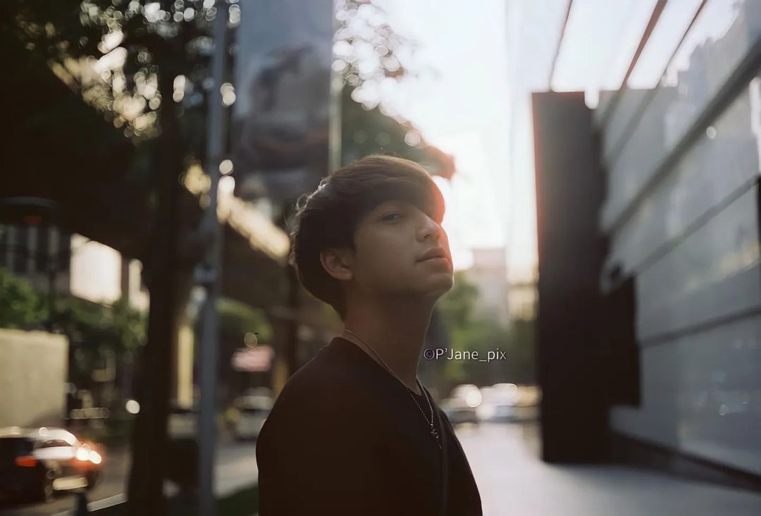 strolling around with chimon