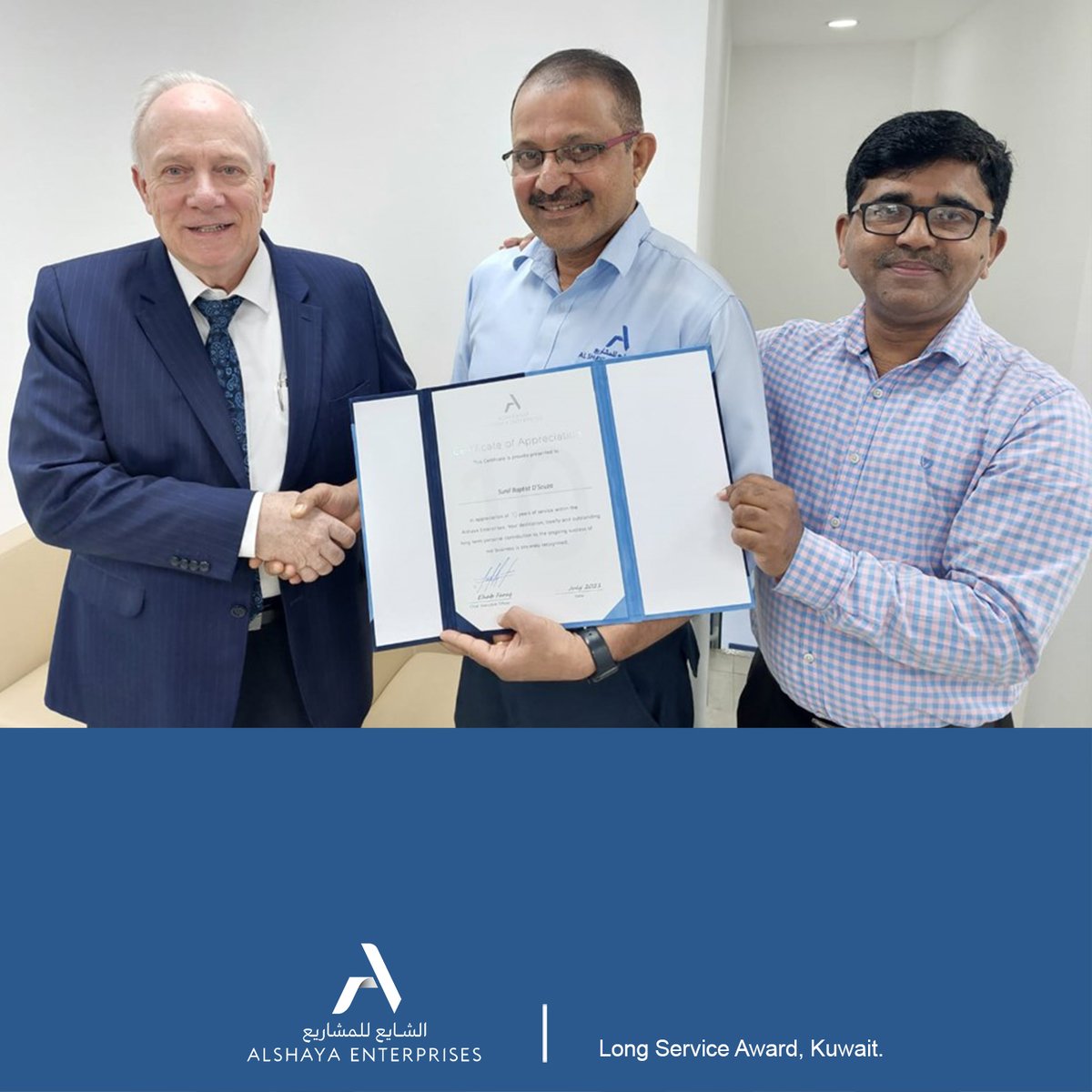 AlshayaEnter's tweet photo. Congratulations to our Colleagues on the "Long Service Certificate" to complete 10 years with Alshaya Enterprises, Kuwait

#Alshayaenterprises #businesssolution #serviceaward #longservice #certificate #10years #Kuwait #congratulations #GCC #workingatAE https://t.co/3ihLqAj2Kd