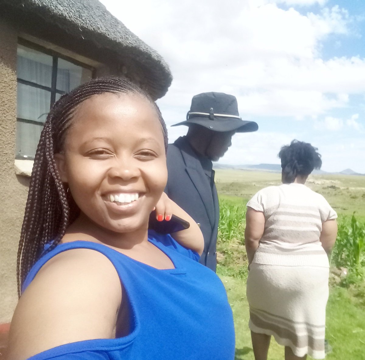 PulengSello6's tweet photo. Feela ntate oaka o na shebile Mme oaka eng moo??🤔🤔🤔 Happy Father's day ❤🤗 https://t.co/QA0KuB5ti3