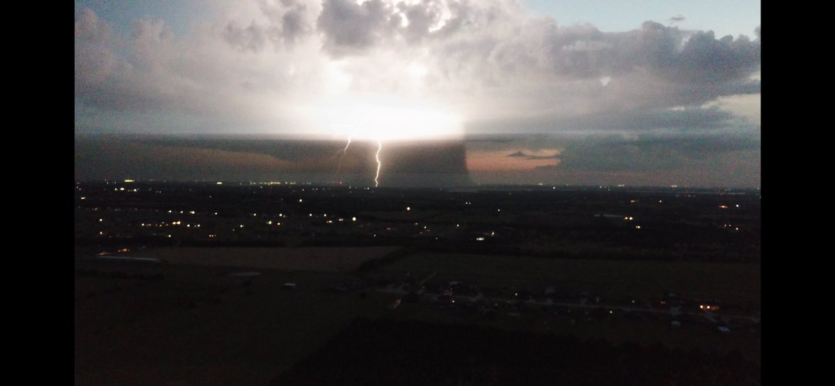 kennethmhobbs's tweet photo. @RickMitchellWX here is a couple of shots of the storm that went across the metroplex this evening from my drone that @brittanyhoff19 and I caught in farmersville https://t.co/ltkPPDLarp