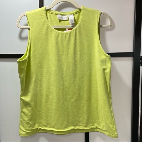 KnotHooking's tweet photo. So good I had to share! Check out all the items I'm loving on @Poshmarkapp #poshmark #fashion #style #shopmycloset #lizclaiborne #suzyshier #fitzandfloyd: https://t.co/rQ5LnwMV5q https://t.co/I4R1EtjOa1