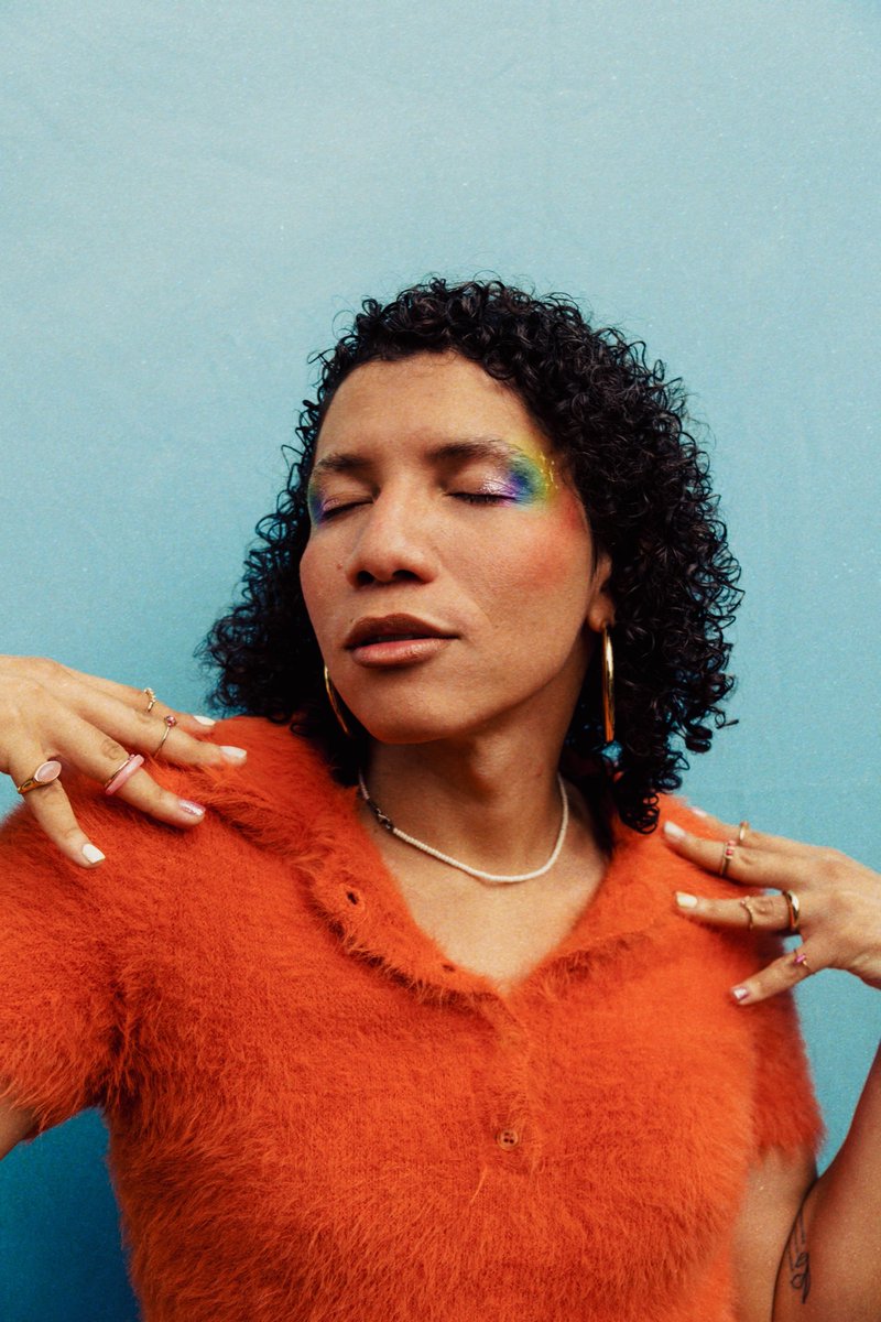 chamobuitriago's tweet photo. Hoy grabé una campaña para el pride, cuando termine el video sino también. https://t.co/gmvsdeCjYW