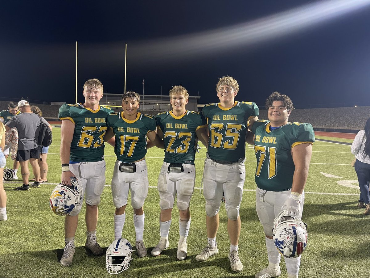 Our boys represented well in the Oil Bowl tonight. Definitely going to miss them. <a href="/Haven_Vieth_32/">Havo</a> <a href="/HackleyZane/">Zane Hackley</a> <a href="/Eddy_6470/">Eddy Olivo</a>