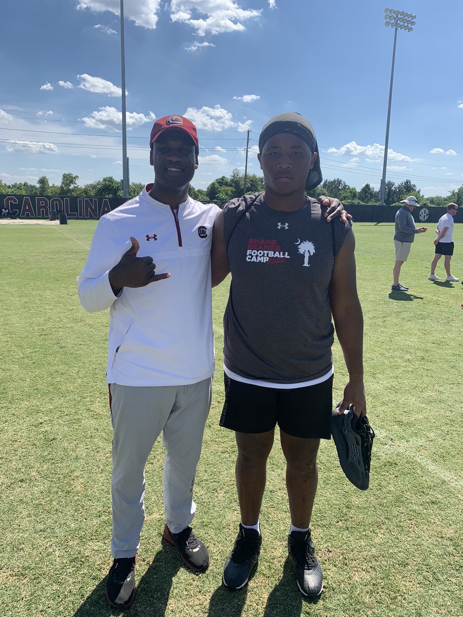 MPiggs_67's tweet photo. had a great time getting some work in and soaking in as much as i can from the coaching staff over at @GamecockFB thank you !
@CoachFidler 
@jarjohns
@803jordandove
@CoachSBeamer 
@SwampFoxesFB https://t.co/Fwu4oSrdGd