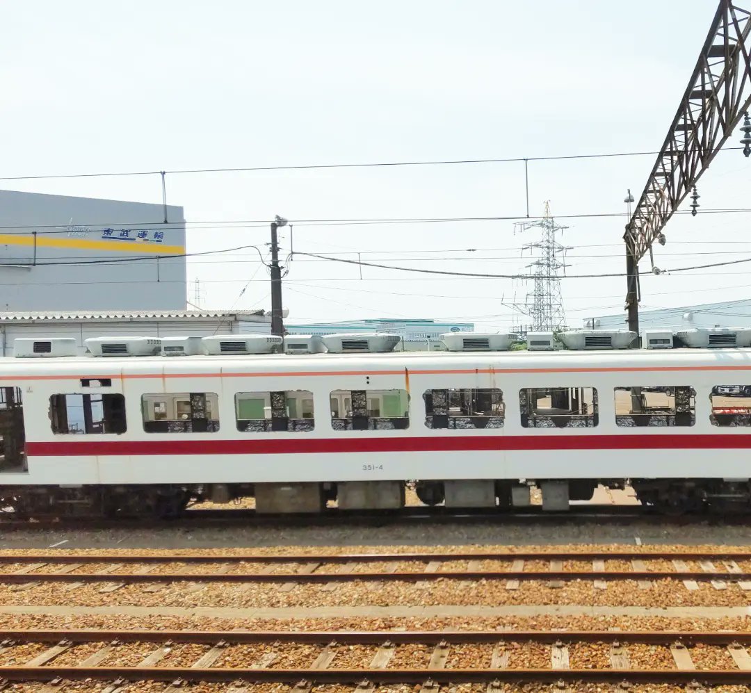KPP_JL061's tweet photo. 【東武鉄道】東武佐野線 田島駅
#350系351編成 
>> #北館林車両解体場 にて、350系解体中。
・残りも順次解体へ！
・保存、保管予定なし
#350系 　
#東武鉄道
#解体
#田島　
#ローカル線の旅 
#kpp
#351F https://t.co/5M2KpvEfst