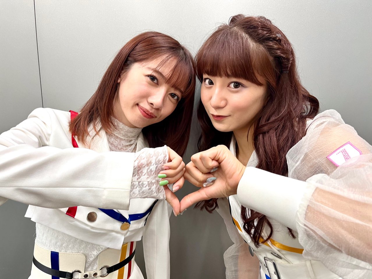 私立恵比寿中学 えびちゅう ツーショット 生写真 私立恵比寿中学 低学年メンバー OFFICIAL PHOTOBOOK」より