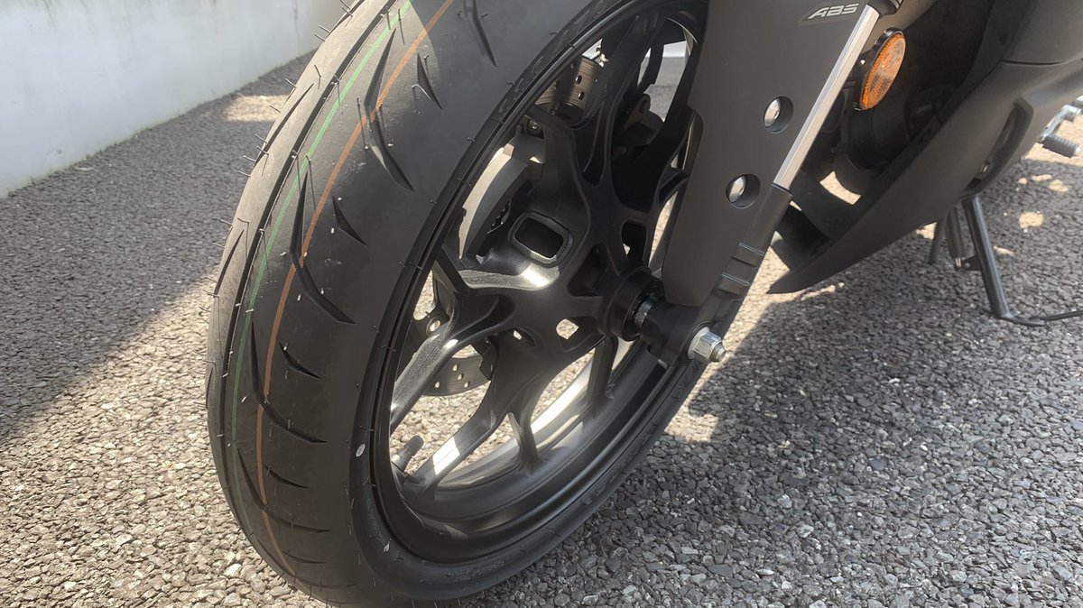 otomon_R3's tweet photo. やっとバイク帰ってきたー🥳
早く緑と赤の線消したい

#バイク乗りと繋がりたい https://t.co/pwsnTrLyhK