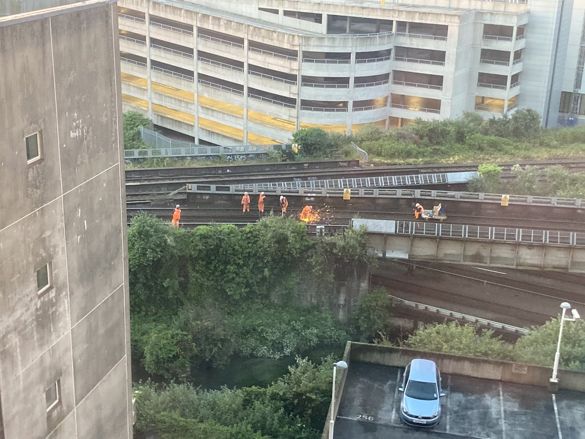 goallighttech's tweet photo. @transport_wales @tfwrail Thanks for using an angle grinder at 4.50am Sunday morning outside my flat 👍 couldn’t you have waited for a reasonable time to carry out Maintenence? https://t.co/NiuE5DRx2b
