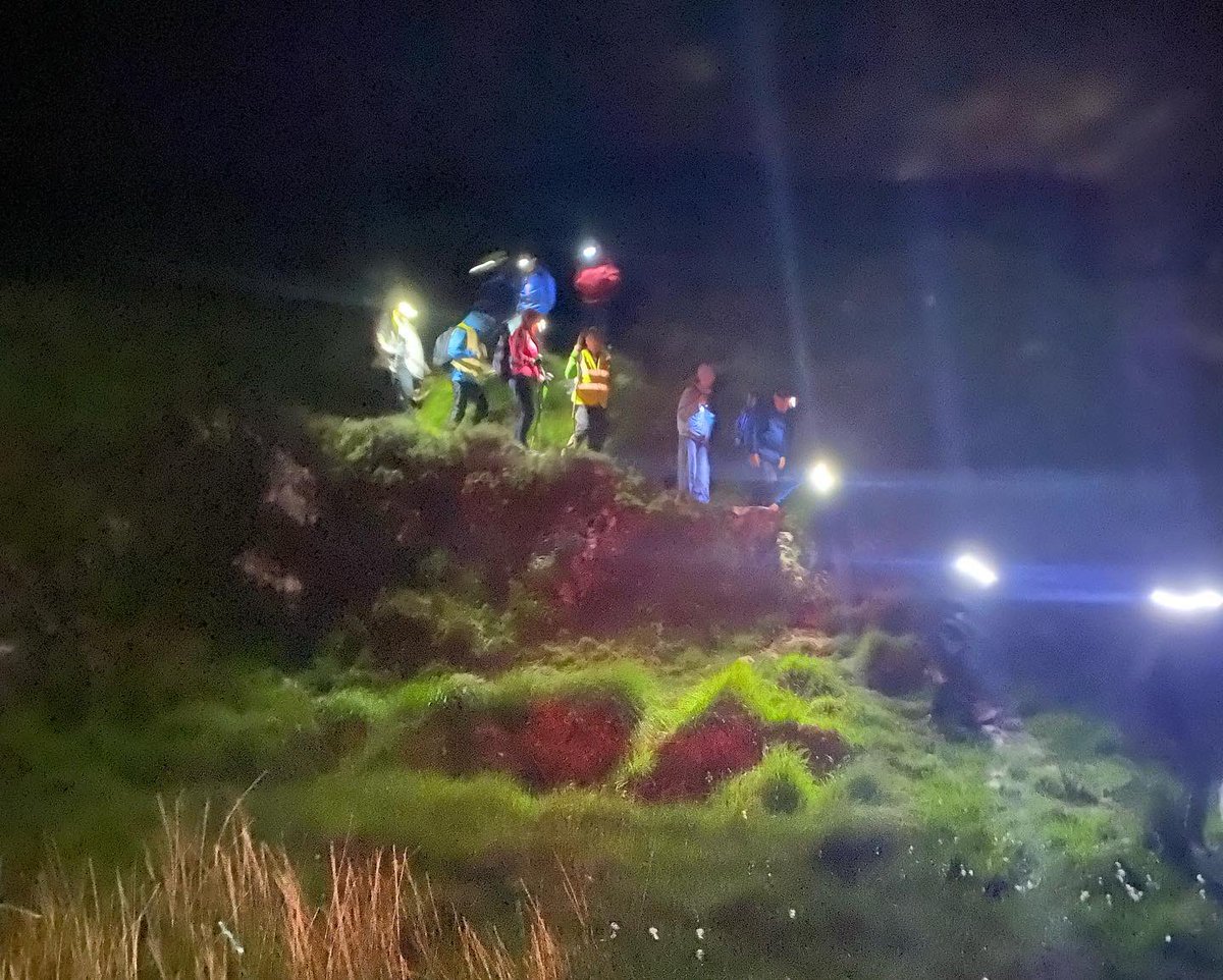 mshanley_m's tweet photo. #nighthike #sunsettosunrise #mollygallivans #cailleachbeara #aoifeosullivanoncologyeducationfund #cuhcharity #perfectweatherforit #dry #saturdaynightwithadifference #walking @CUHCharity @MollyGallivans https://t.co/RSIR8QUGPj