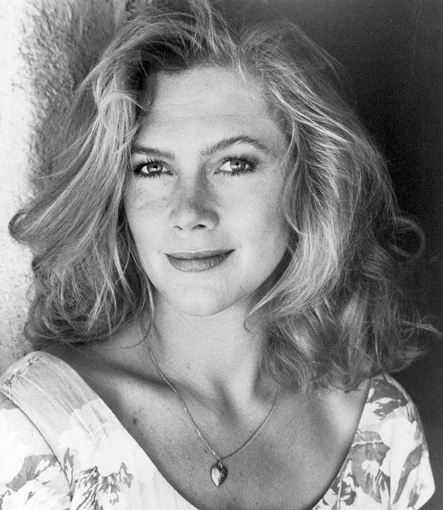 Happy Birthday to Kathleen Turner. 
