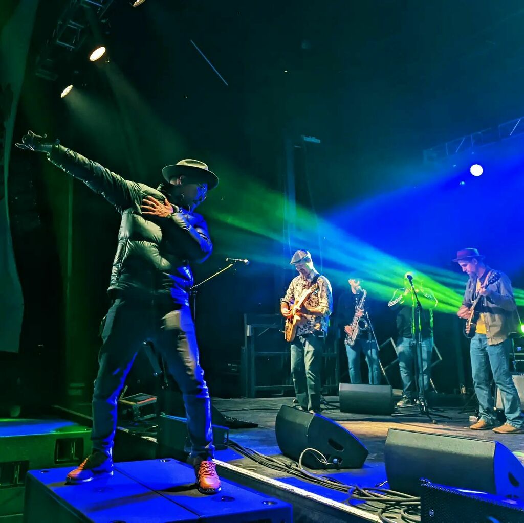 pete.flx tweet media