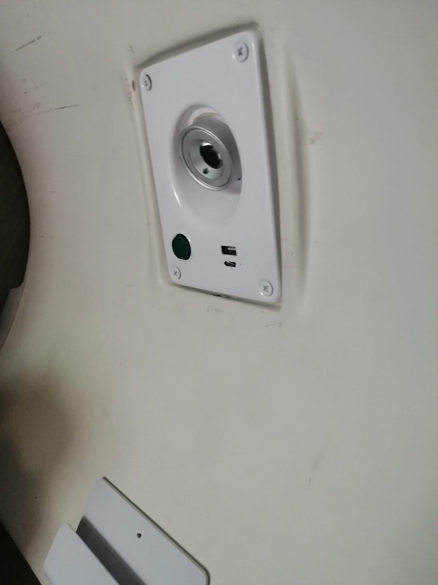 itsaj003's tweet photo. Charging Port not working..
Udyan Exp (11302) KSR Bangalore to CSMT Mumbai.
Seat M1 32
@WesternRly @Central_Railway @RailwaySeva @Consumercompl13 https://t.co/kUAzEEbY98