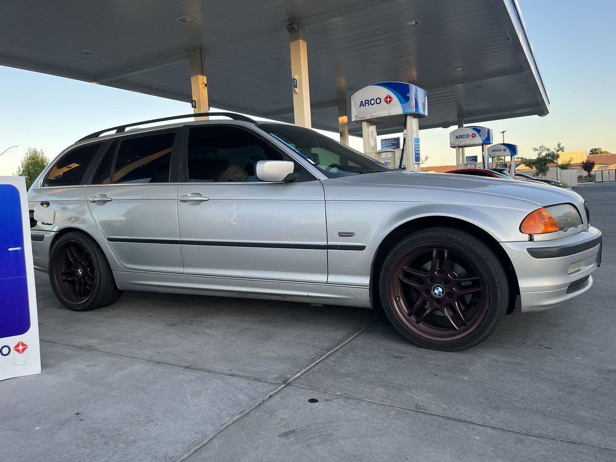 moisesm_559's tweet photo. When you got to feed the gas guzzler.
#Mpars #BMW https://t.co/adxNAcPFyF