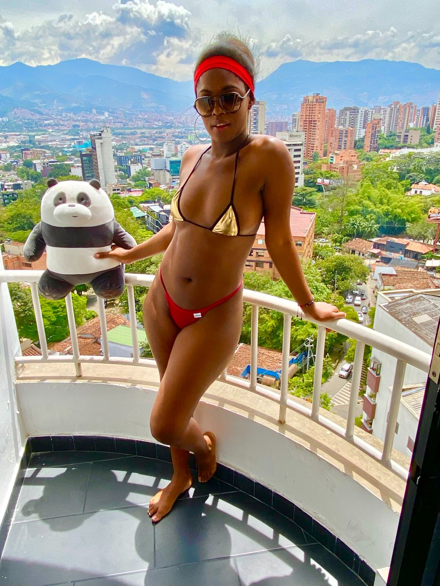 NikkiSinclair_'s tweet photo. Comment what you think of the view😍
https://t.co/h6ZeOdtzkH https://t.co/nfEmWZT0g2