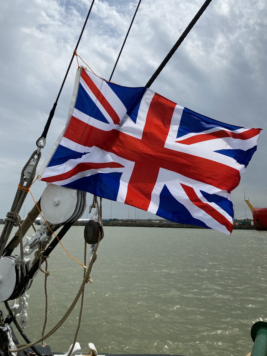 IpsMaritime's tweet photo. Jubilee parade of the sea! SB Victor won “Best Salute” 👍🏻⛵️👑🇬🇧🇬🇧🇬🇧🇬🇧🇬🇧🇬🇧🇬🇧🇬🇧⚓️
#MaritimeIpswich #WindowMuseum #SeaCadetsUK #ipswichstar24 #EADT24 #ip_swich #IpswichHaven #Ips_Waterfront #volunteers #MaritimeWomenPhotoShare https://t.co/bx0s3A9POL https://t.co/NMRHWoKMJL
