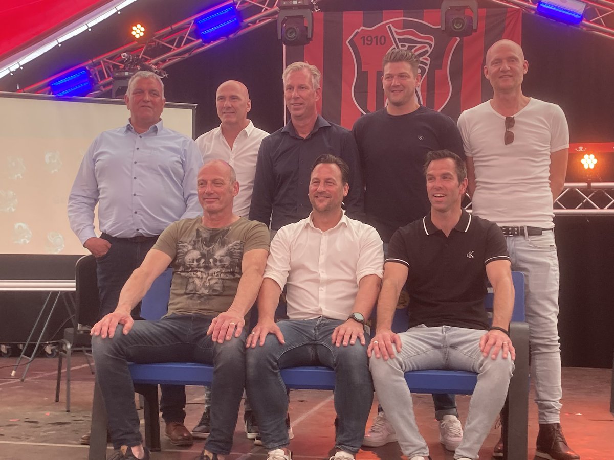 OJCROSMALEN's tweet photo. Het Rood-zwarte topteam: allemaal oud-ojc’ers met een grote rol in de historie van OJC! Gefeliciteerd allemaal! #feestweekend #jubileum https://t.co/pbOI4qjJQm